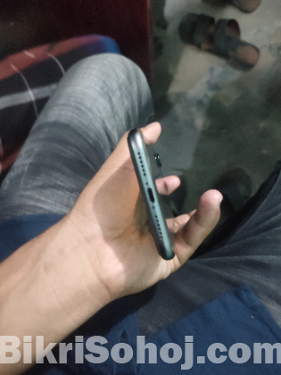 Sell post iphone 11